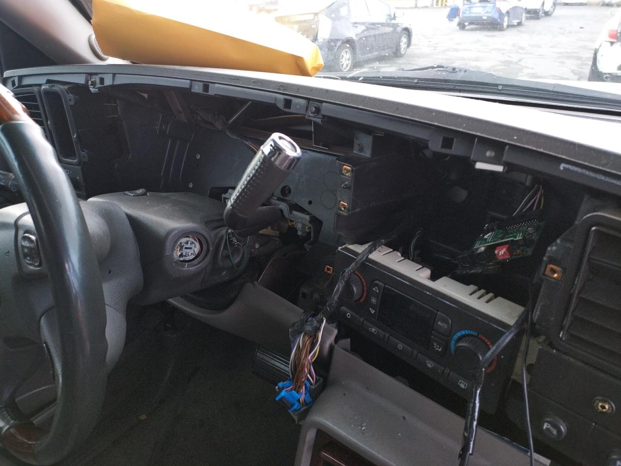 Photo 9 from auction – 2005 CADILLAC ESCALADE E with VIN 3GYFK66N35G104263