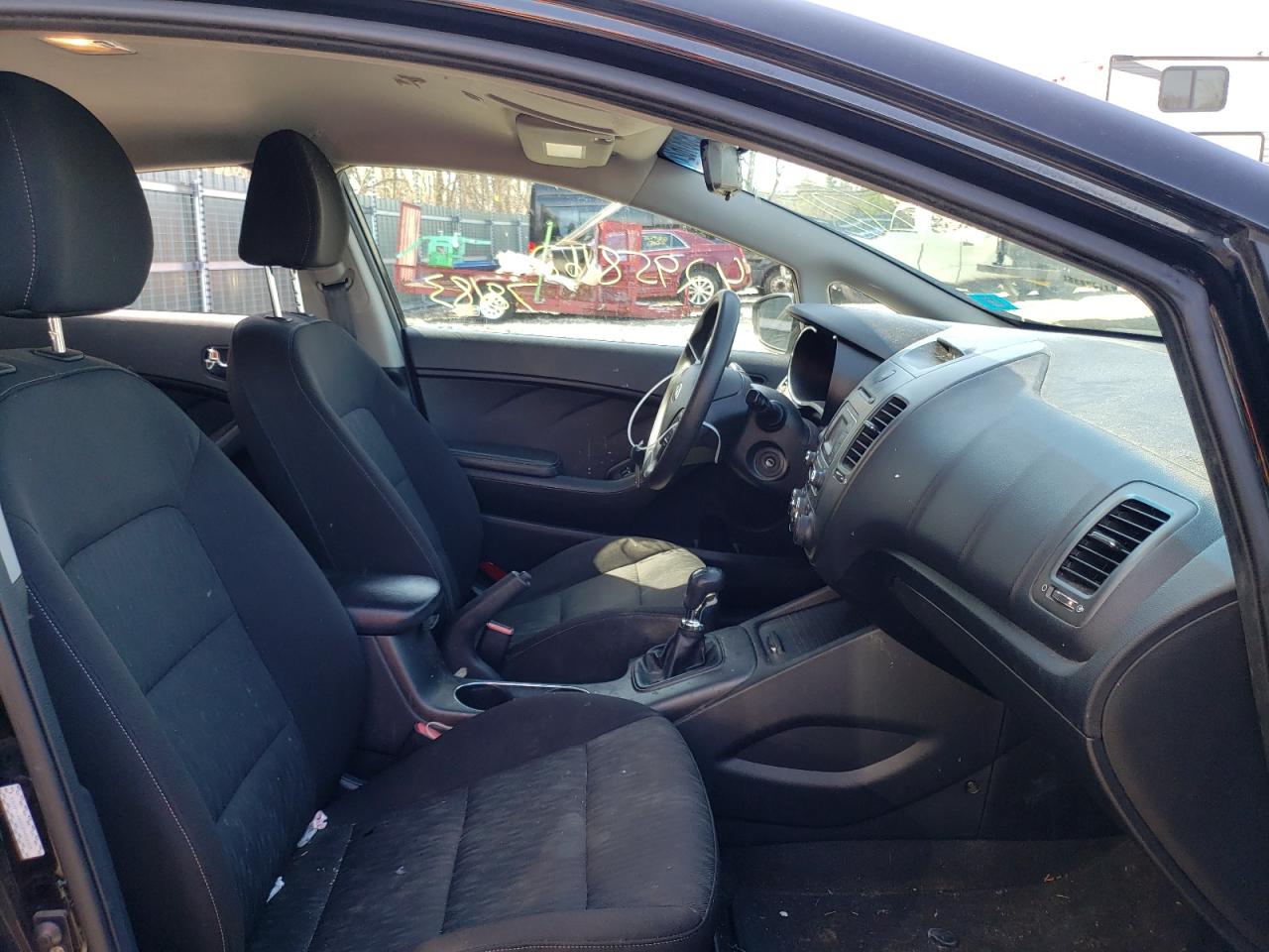 Photo 5 from auction – 2014 KIA FORTE LX with VIN KNAFK4A6XE5064665
