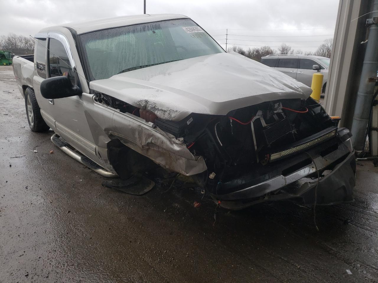 CHEVROLET SILVERADO 2004 with VIN 1GCEK19T44E261272 - Photo from auction