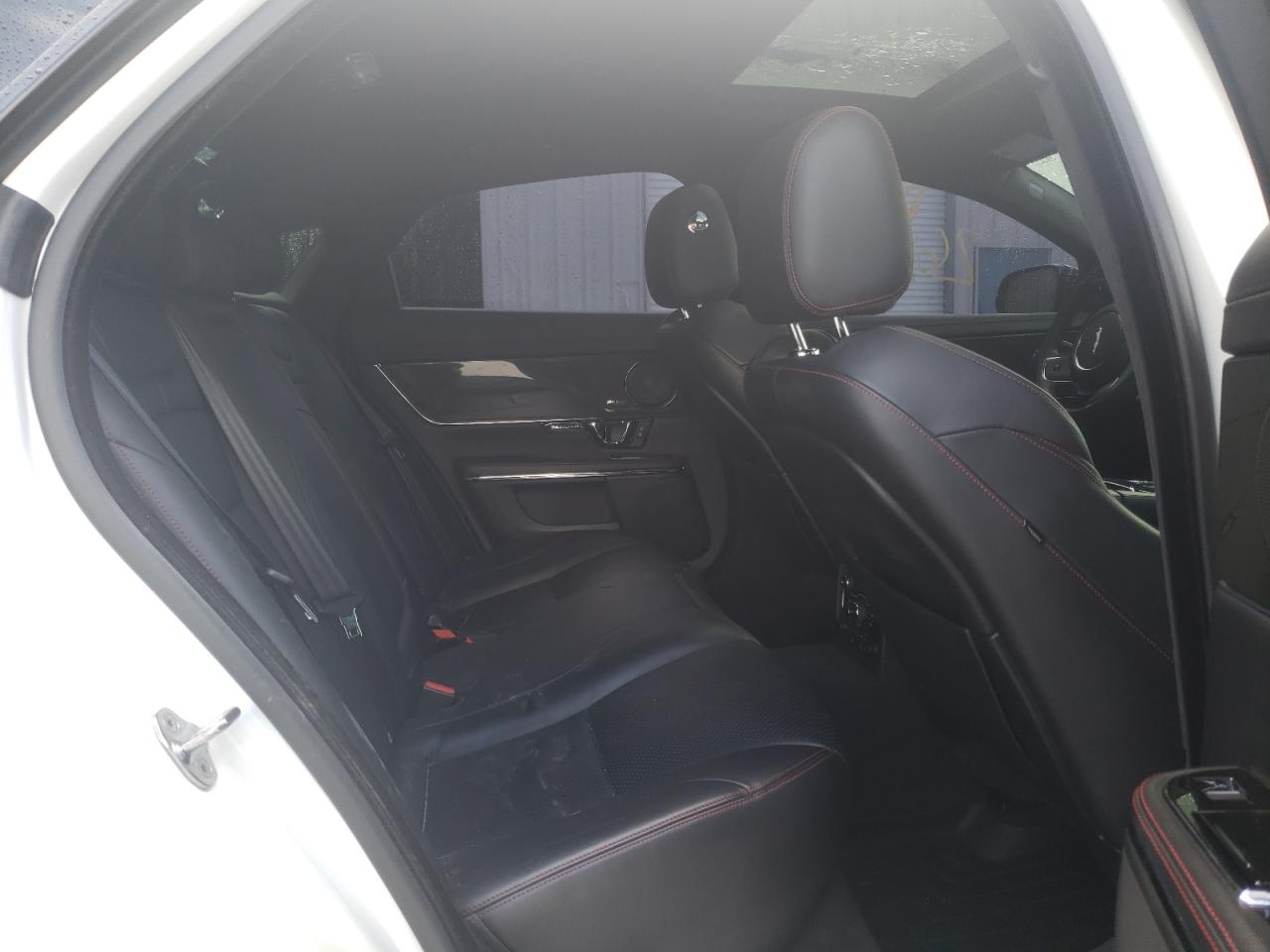 Photo 18 from auction – 2014 JAGUAR XJR with VIN SAJWA1EK4EMV65263