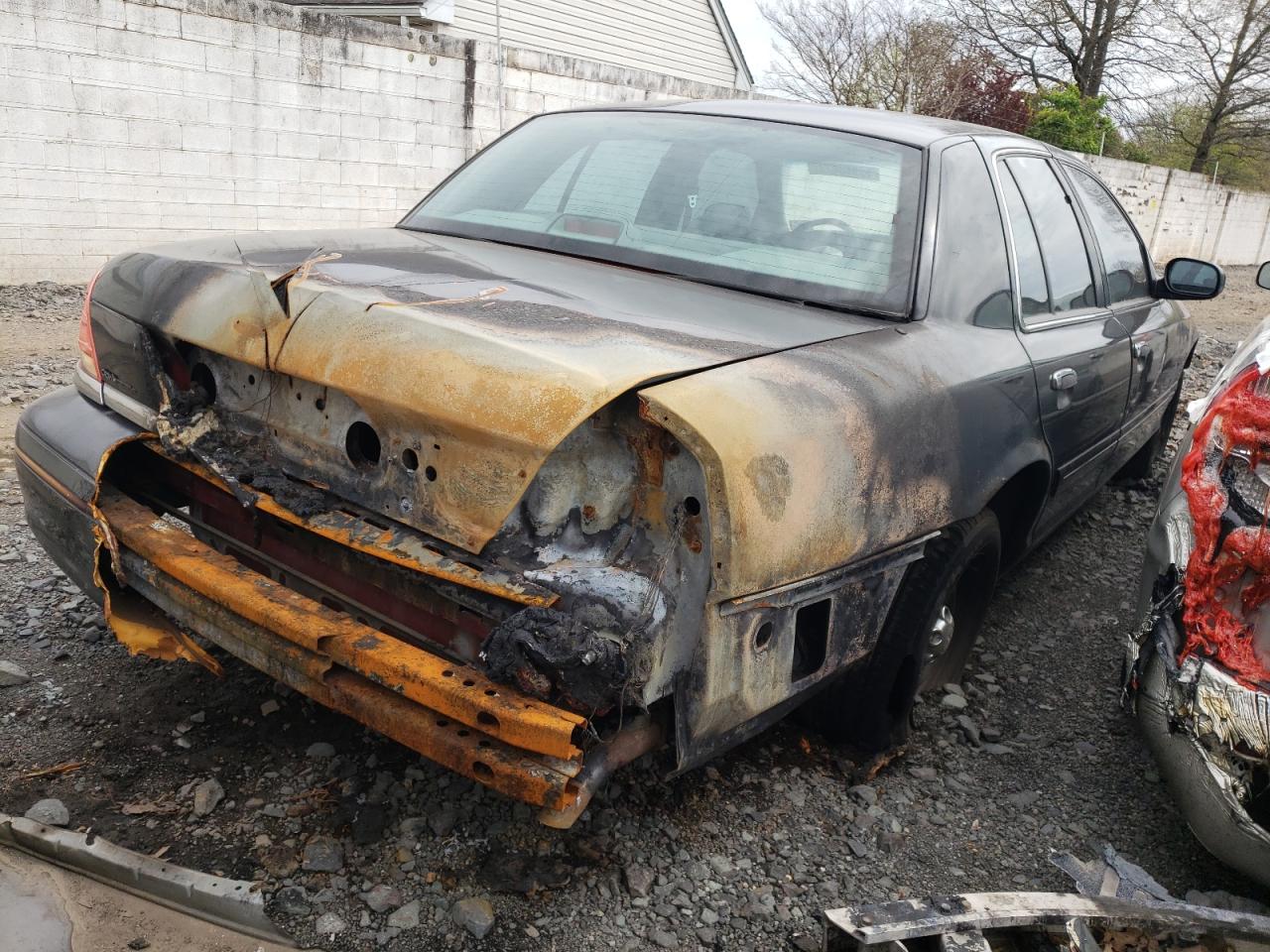 Photo 4 from auction – 1999 FORD CROWN VICT with VIN 2FAFP71W1XX186523