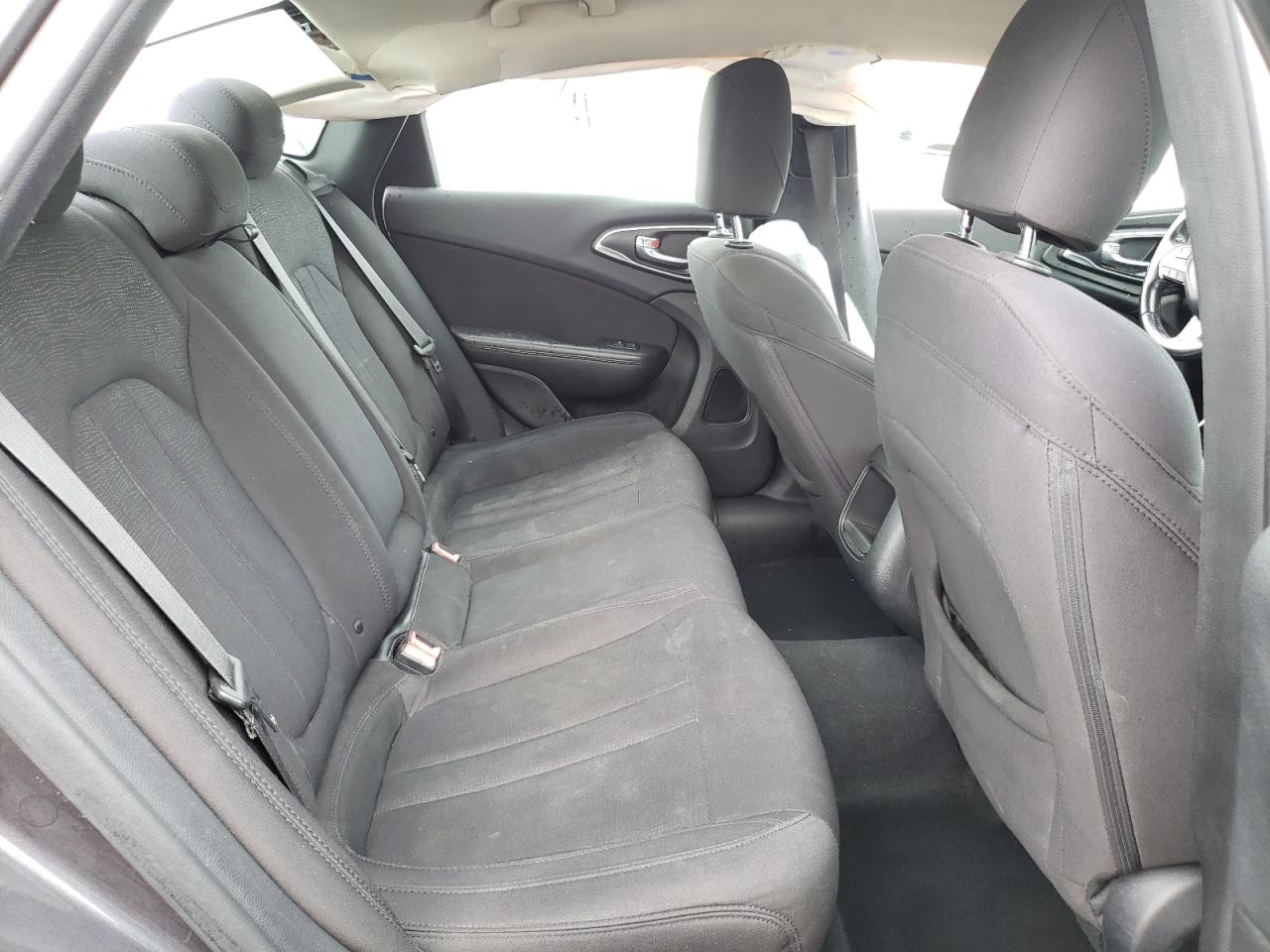 Photo 6 from auction – 2015 CHRYSLER 200 LIMITE with VIN 1C3CCCABXFN638908