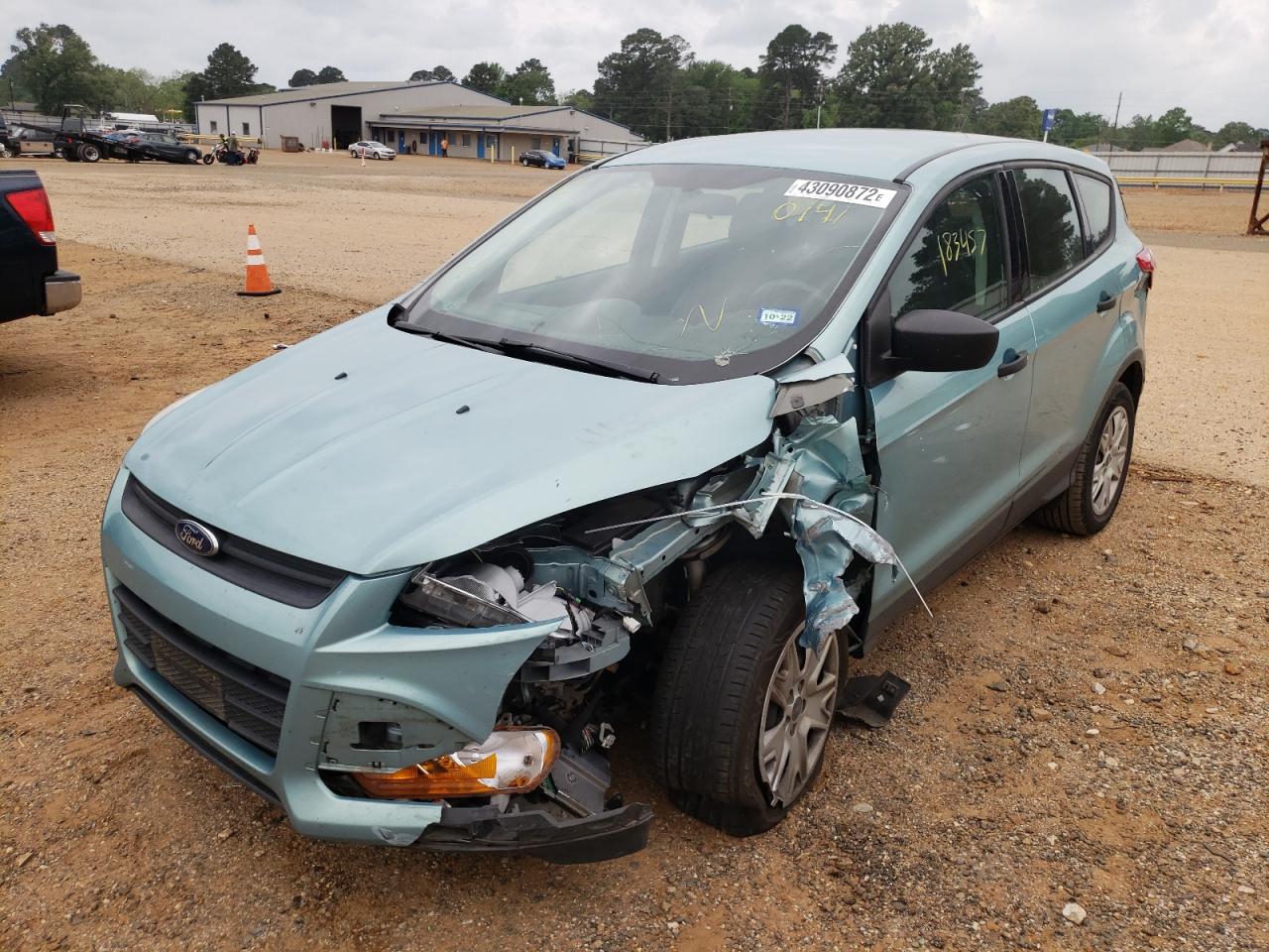 Photo 2 from auction – 2013 FORD ESCAPE S with VIN 1FMCU0F76DUC70141