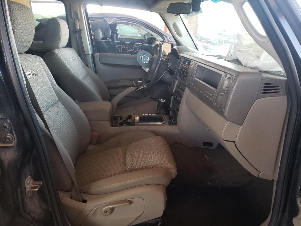 Photo 5 from auction – 2006 JEEP COMMANDER with VIN 1J8HG48K66C338286