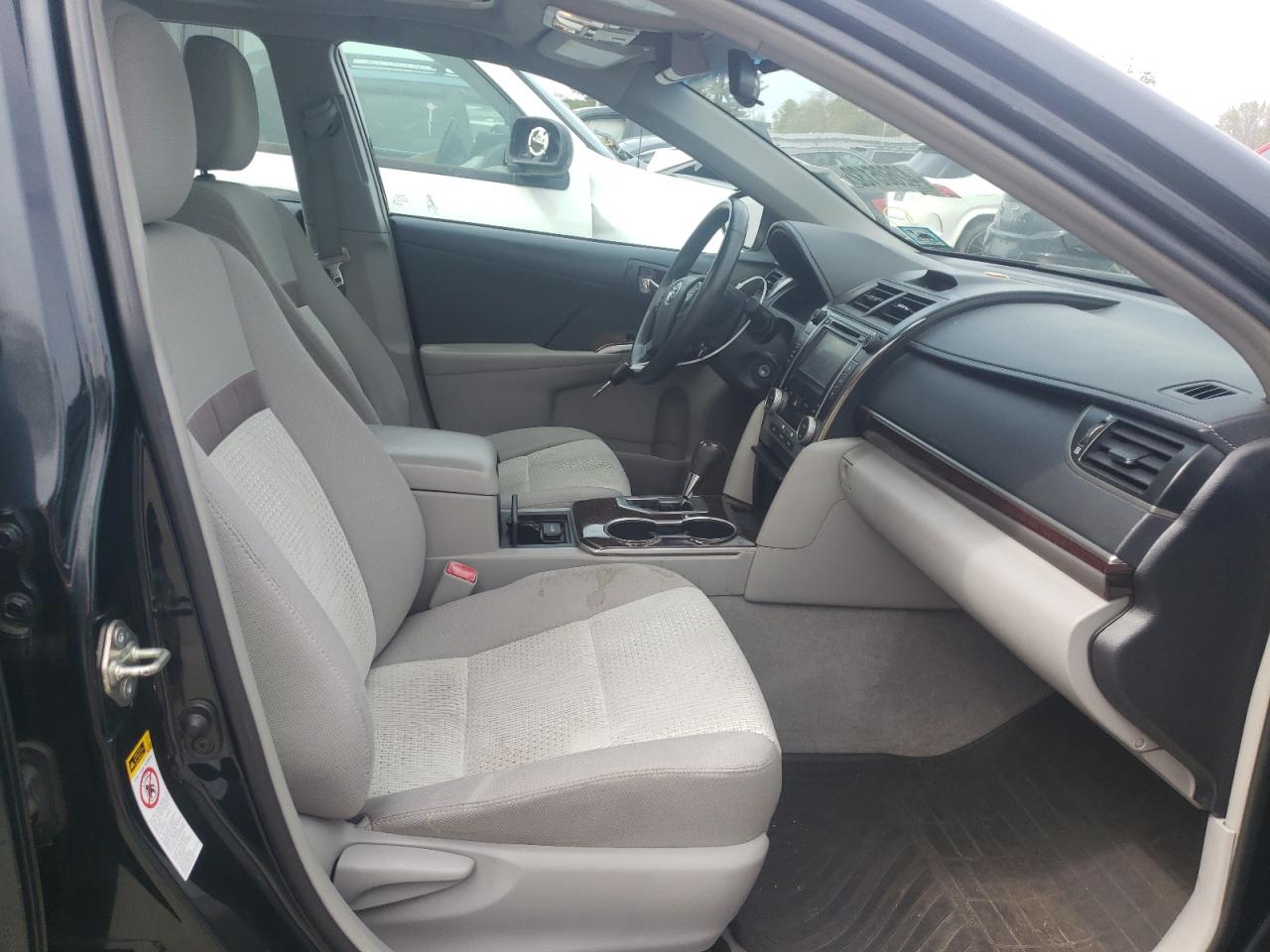Photo 5 from auction – 2014 TOYOTA CAMRY L with VIN 4T4BF1FKXER346161