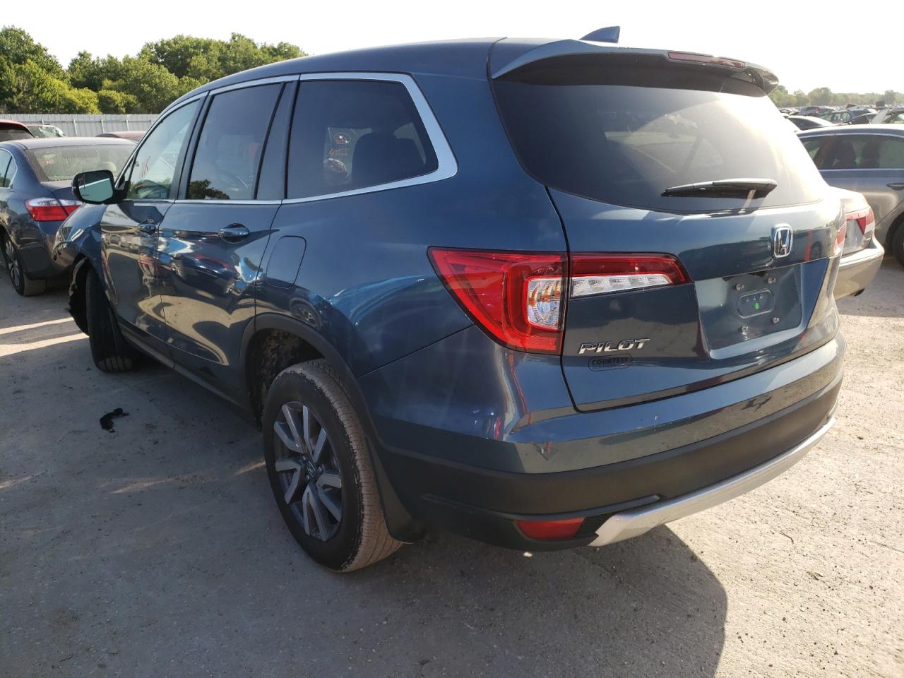 Photo 3 from auction – 2019 HONDA PILOT EX with VIN 5FNYF5H3XKB015767