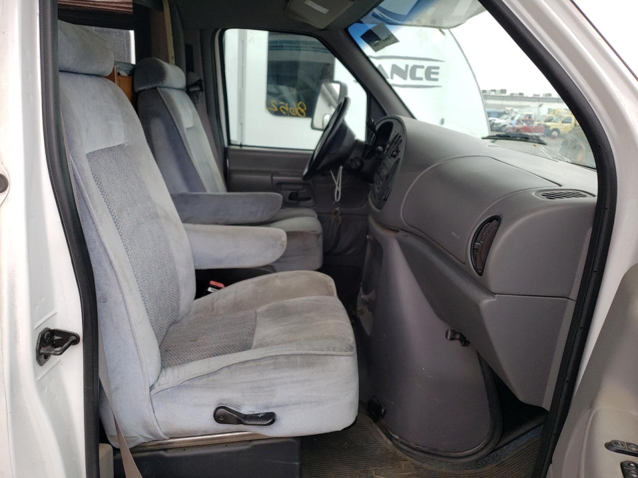 Photo 5 from auction – 1999 FORD ECONOLINE with VIN 1FDXE40S4XHA91693