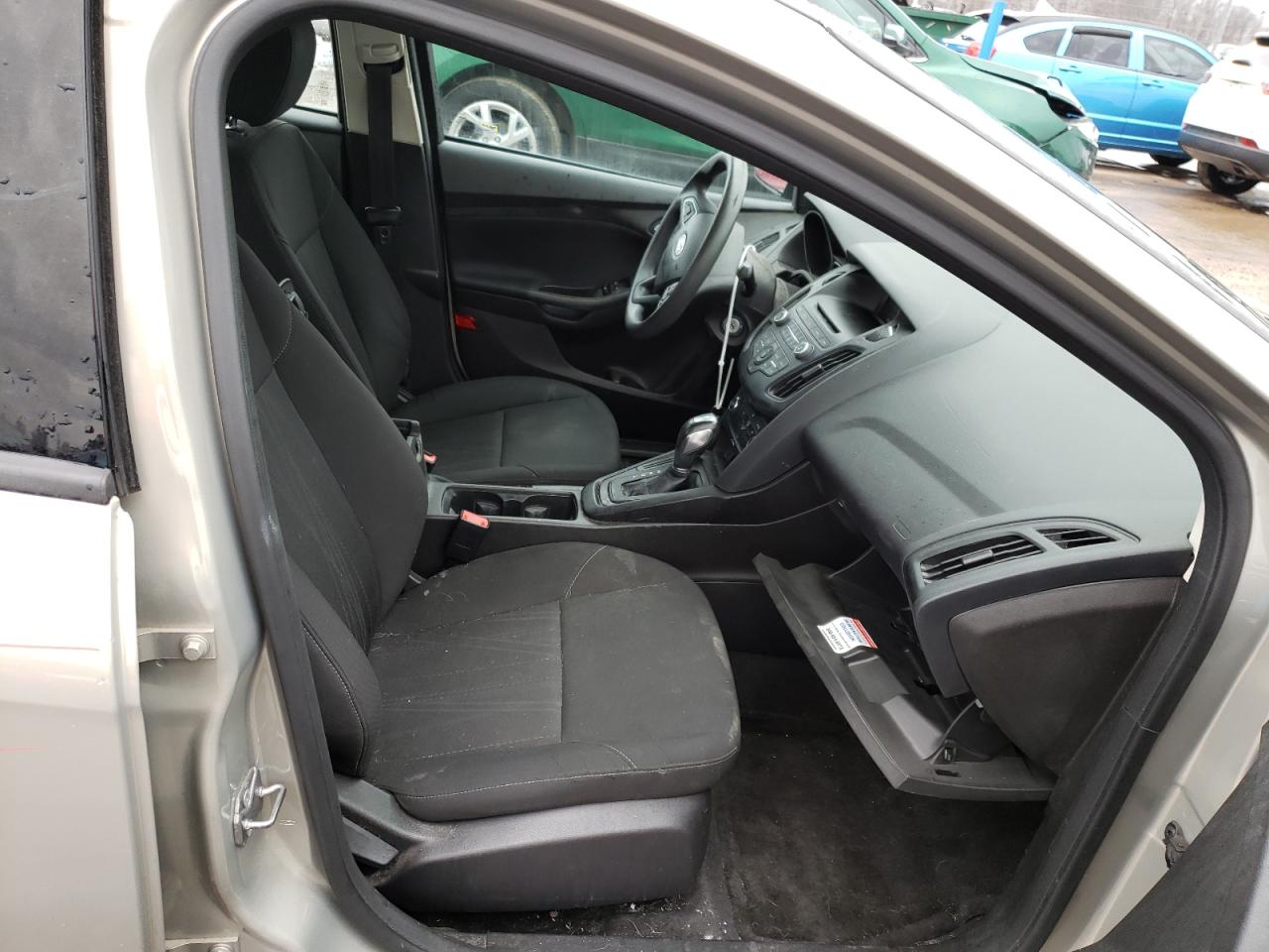 Photo 5 from auction – 2016 FORD FOCUS SE with VIN 1FADP3F21GL252216