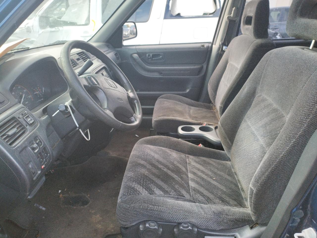 Photo 5 from auction – 1999 HONDA CR-V with VIN JHLRD1849XC080841