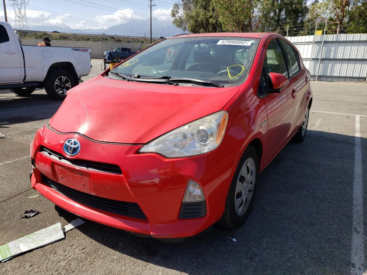 Photo 2 from auction – 2012 TOYOTA PRIUS C with VIN JTDKDTB32C1008461