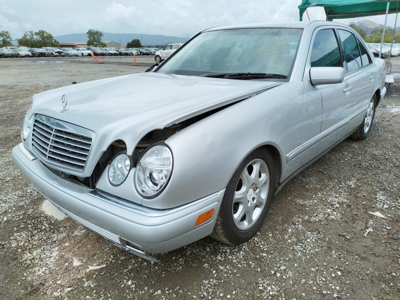 Photo 2 from auction – 1998 MERCEDES-BENZ E 320 with VIN WDBJF65F5WA480380