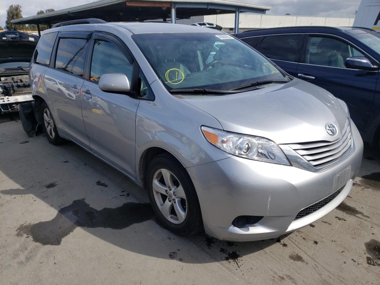 Photo 1 from auction – 2015 TOYOTA SIENNA LE with VIN 5TDKK3DC1FS583189