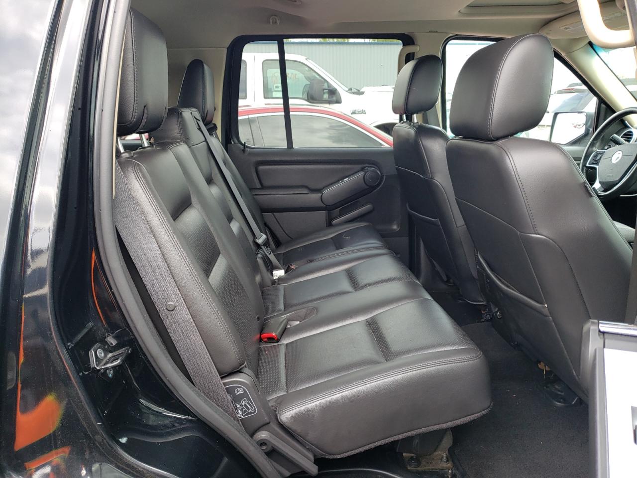 Photo 6 from auction – 2006 MERCURY MOUNTAINEE with VIN 4M2EU48806ZJ03199