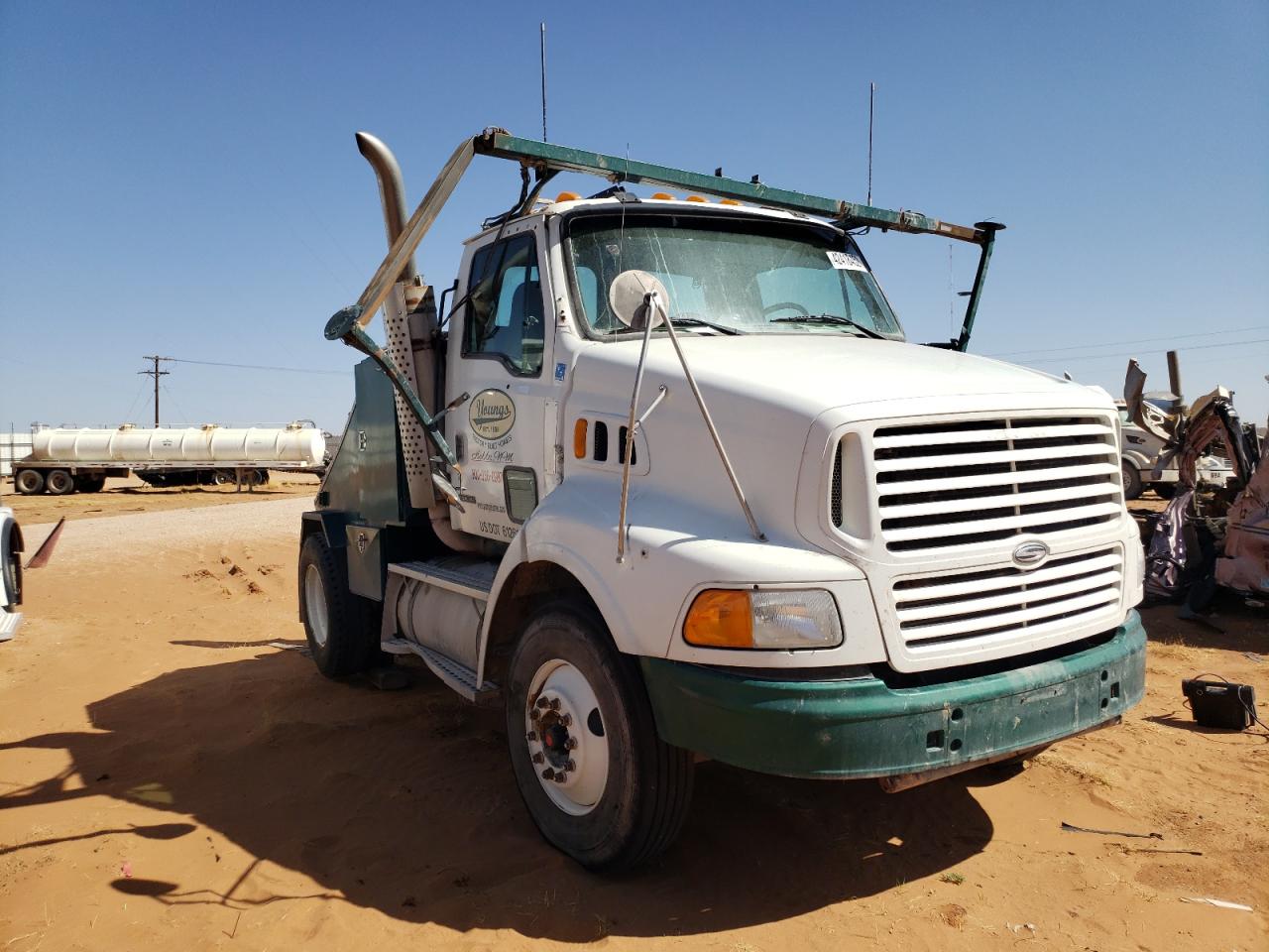 STERLING ALL MODELS 2000 with VIN 2FWWHECB1YAF39520 - Photo from auction