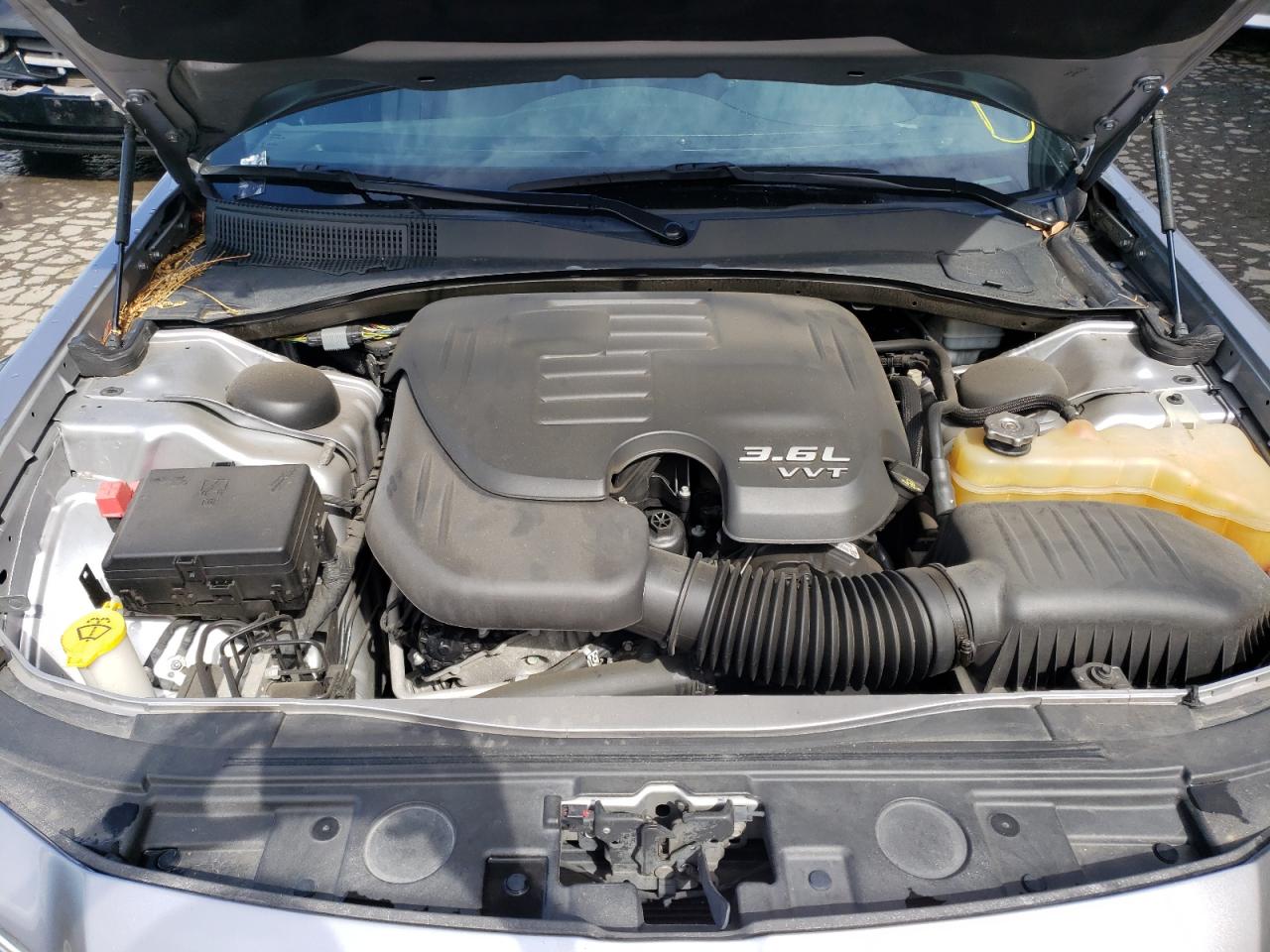 Photo 7 from auction – 2014 CHRYSLER 300C with VIN 2C3CCAKG9EH260425