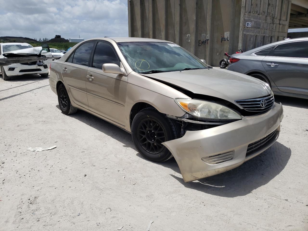 TOYOTA CAMRY LE 2002 with VIN JTDBE32K720013034 - Photo from auction