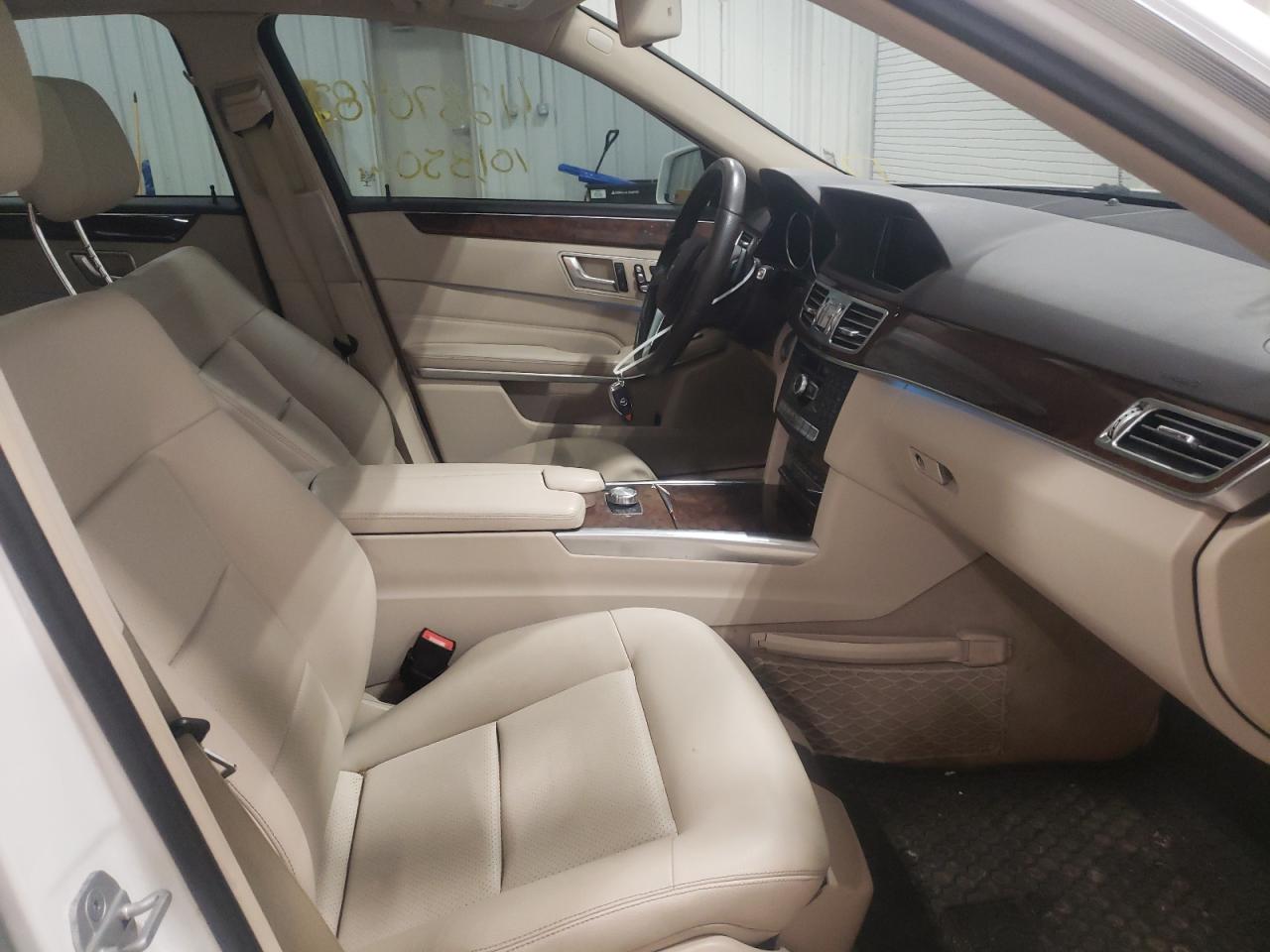 Photo 5 from auction – 2014 MERCEDES-BENZ E 350 4MAT with VIN WDDHF8JB1EA975288