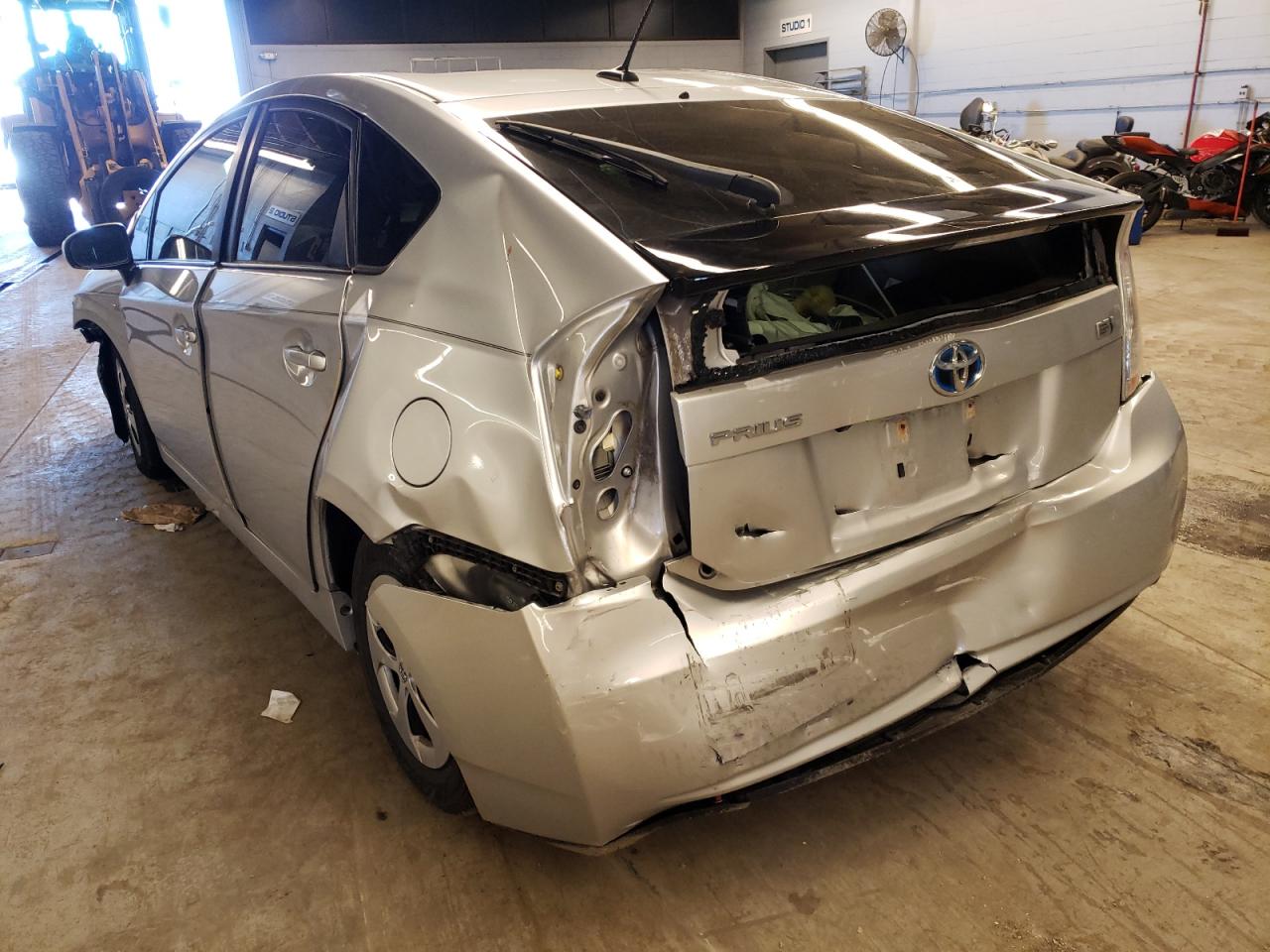 Photo 3 from auction – 2013 TOYOTA PRIUS with VIN JTDKN3DU5D5552384