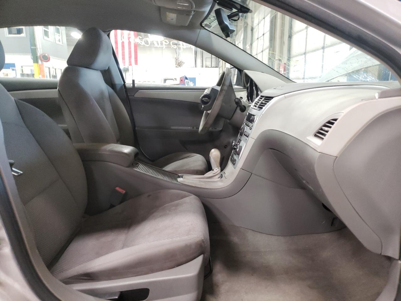 Photo 5 from auction – 2010 CHEVROLET MALIBU LS with VIN 1G1ZB5EB3AF239008