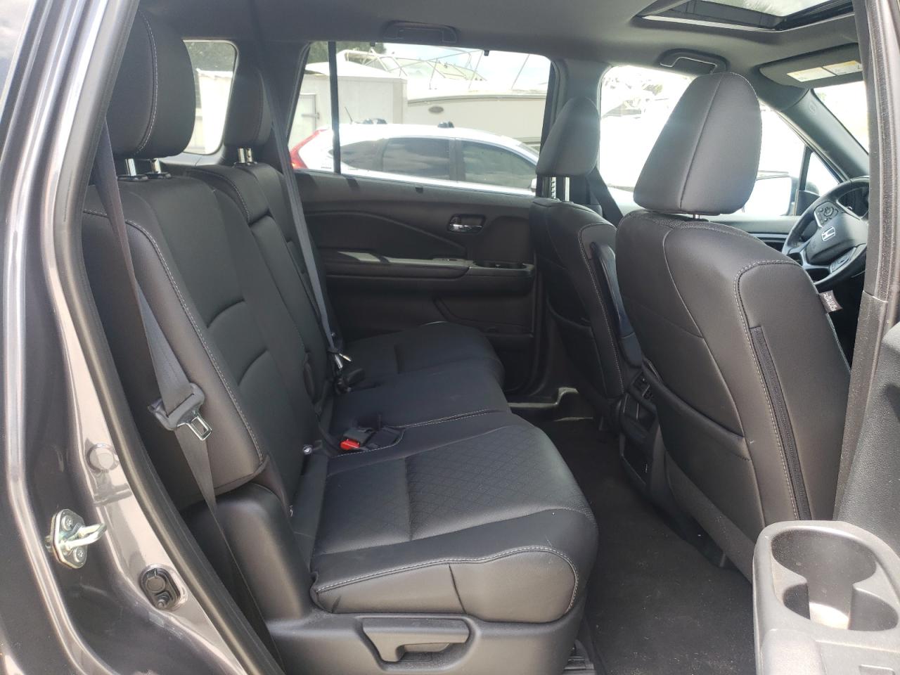 Photo 6 from auction – 2020 HONDA PASSPORT E with VIN 5FNYF7H50LB001987