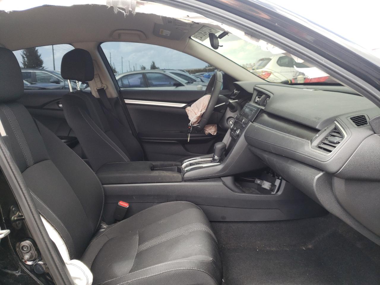 Photo 5 from auction – 2019 HONDA CIVIC LX with VIN 2HGFC2F6XKH600176