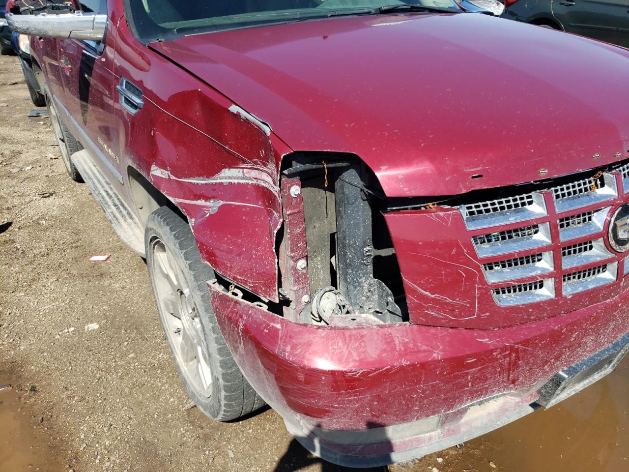 Photo 9 from auction – 2007 CADILLAC ESCALADE L with VIN 1GYFK63897R142601