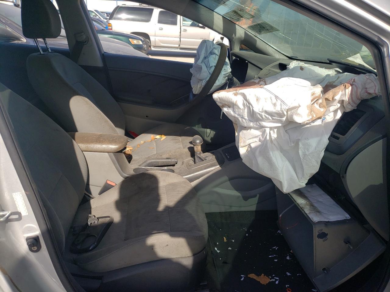 Photo 5 from auction – 2016 KIA FORTE LX with VIN KNAFK4A62G5484875