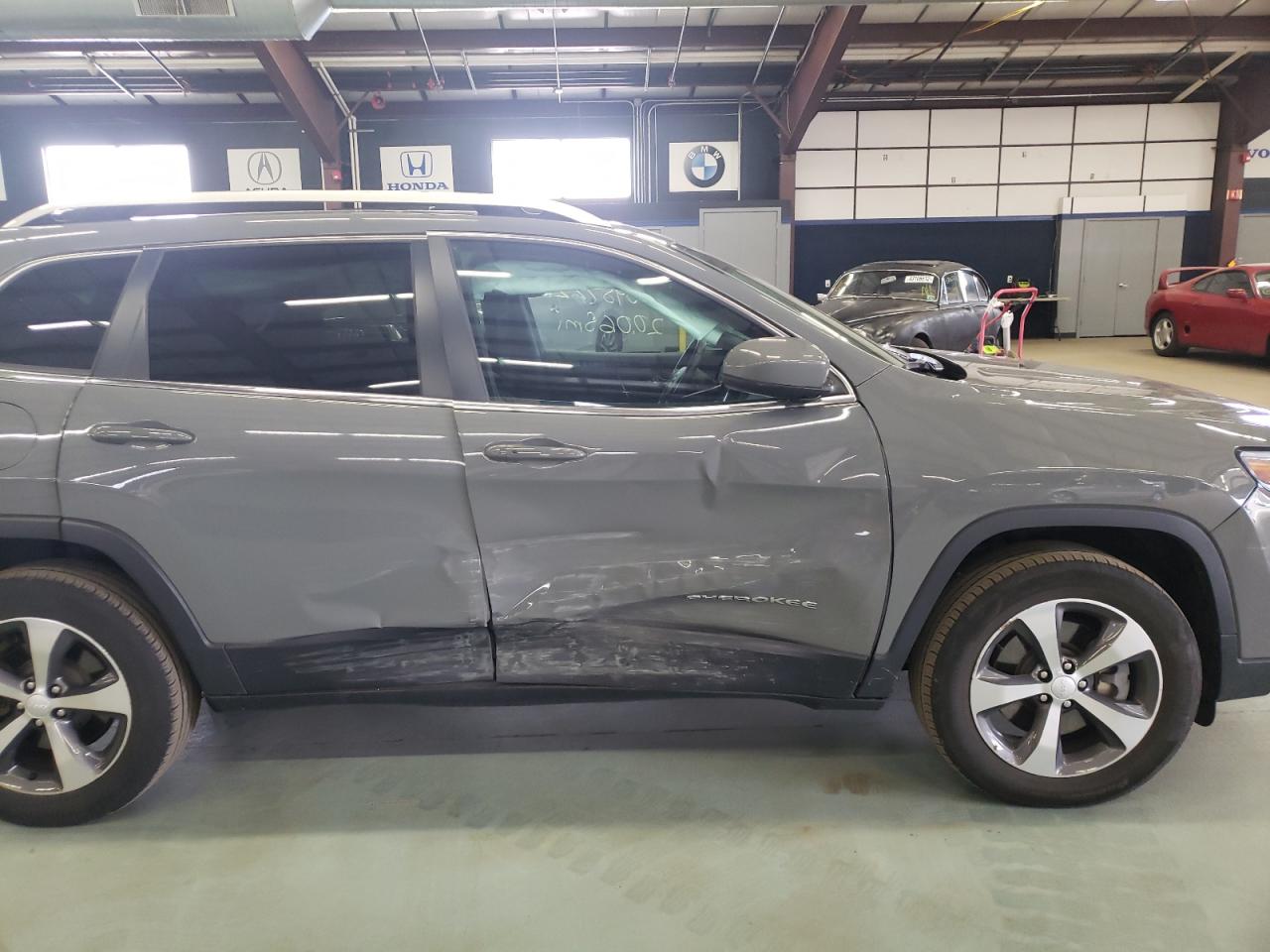 Photo 9 from auction – 2020 JEEP CHEROKEE L with VIN 1C4PJMDX7LD510126