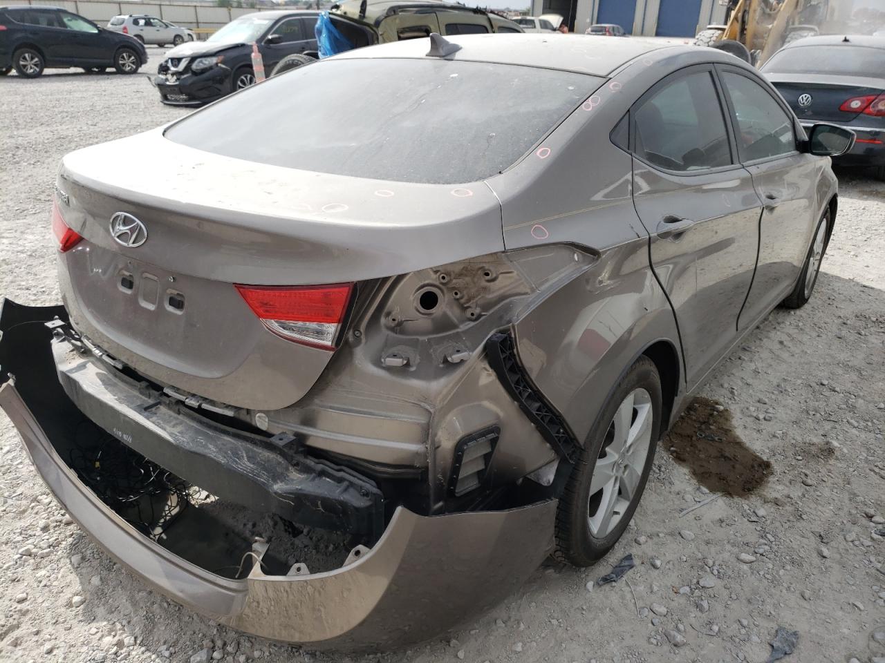 Photo 4 from auction – 2012 HYUNDAI ELANTRA GL with VIN 5NPDH4AE3CH134262