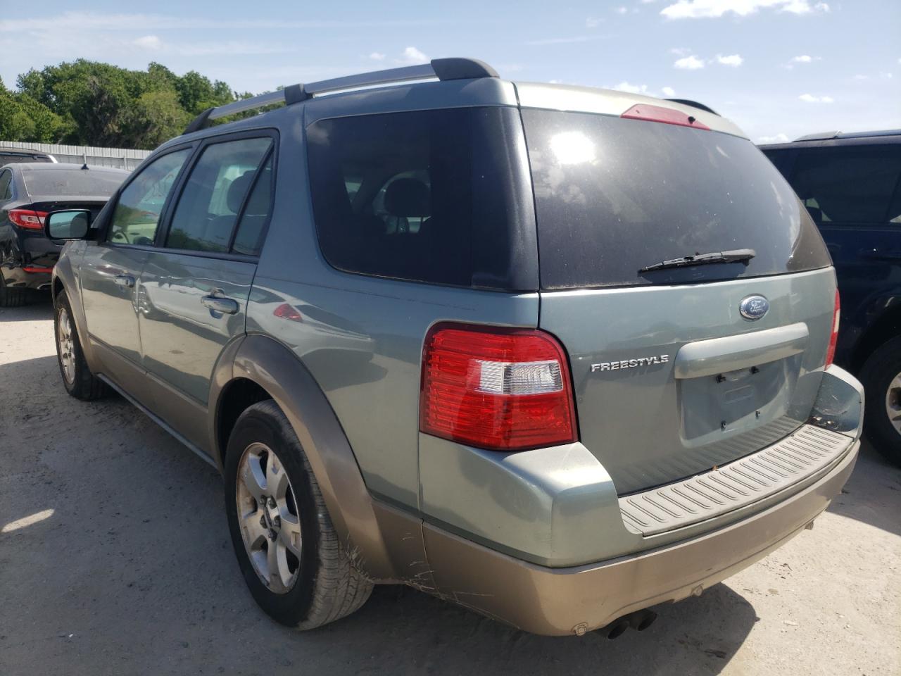 Photo 3 from auction – 2005 FORD FREESTYLE with VIN 1FMZK02125GA58421