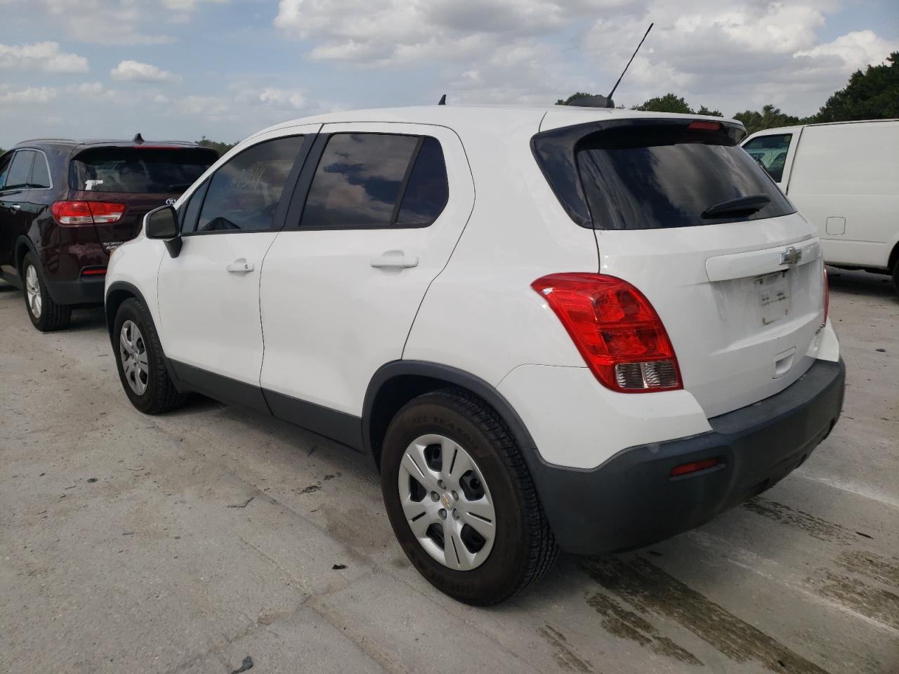 Photo 3 from auction – 2015 CHEVROLET TRAX LS with VIN 3GNCJKSB9FL256824