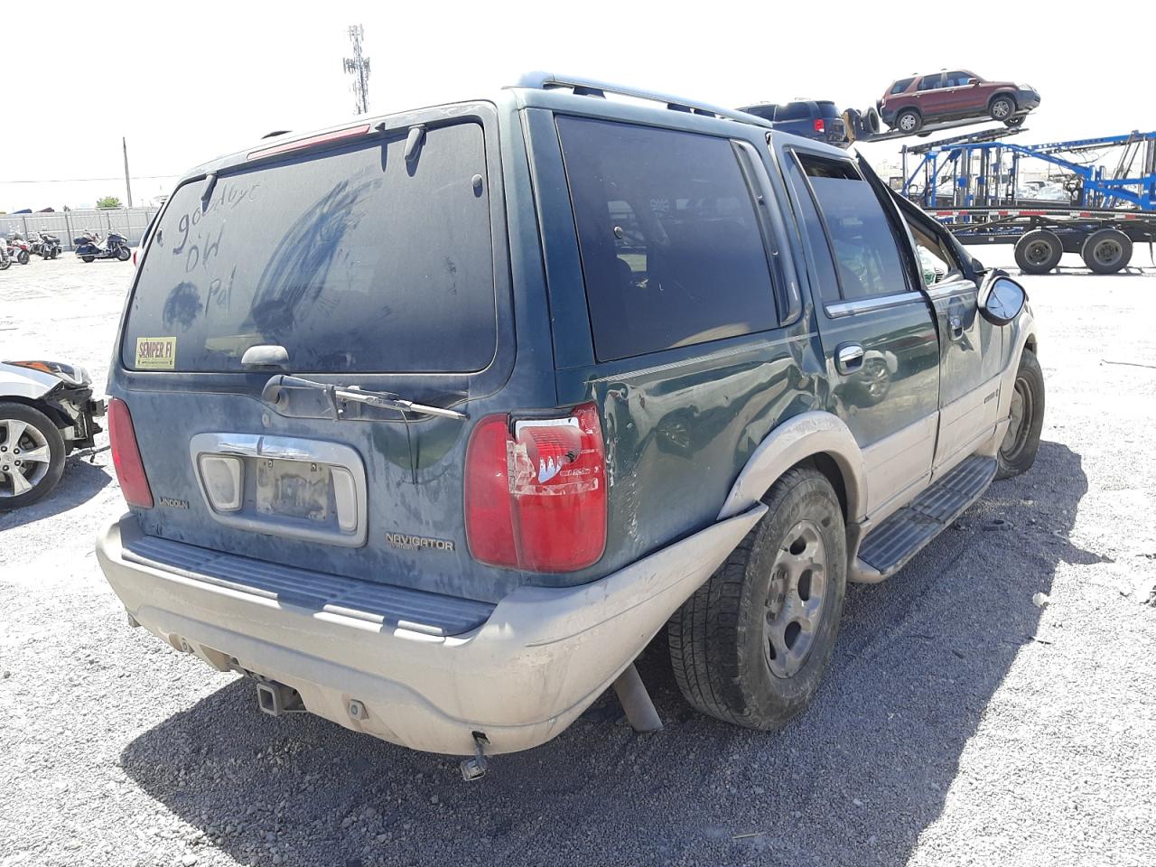 صورة رقم 4 من المزاد - 2000 LINCOLN NAVIGATOR مع VIN 5LMRU27A7YLJ05949