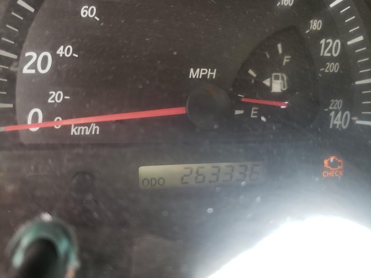 Photo 8 from auction – 2002 TOYOTA CAMRY LE with VIN 4T1BF32K72U502292
