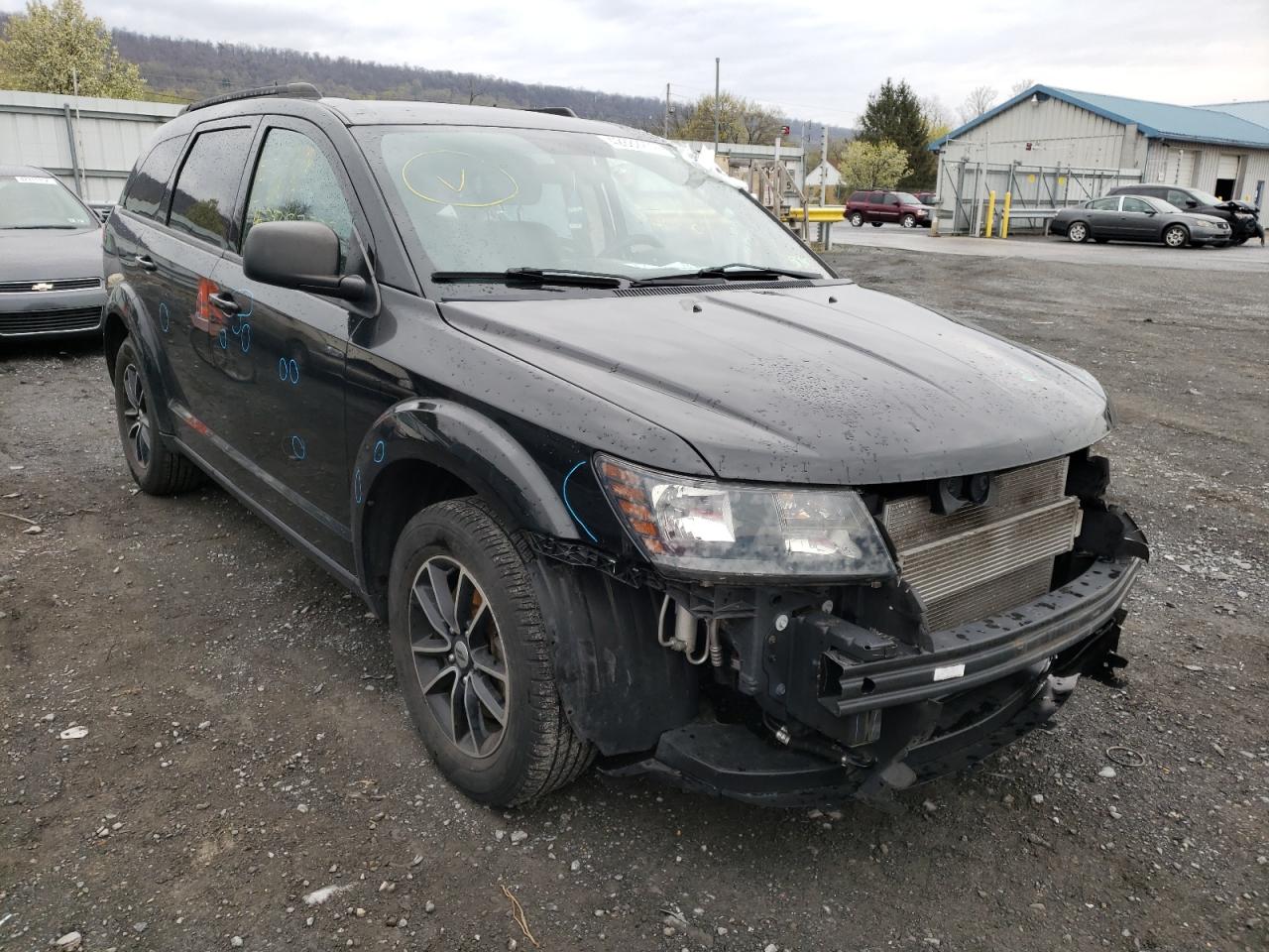 DODGE JOURNEY SE 2018 with VIN 3C4PDCAB4JT195870 - Photo from auction