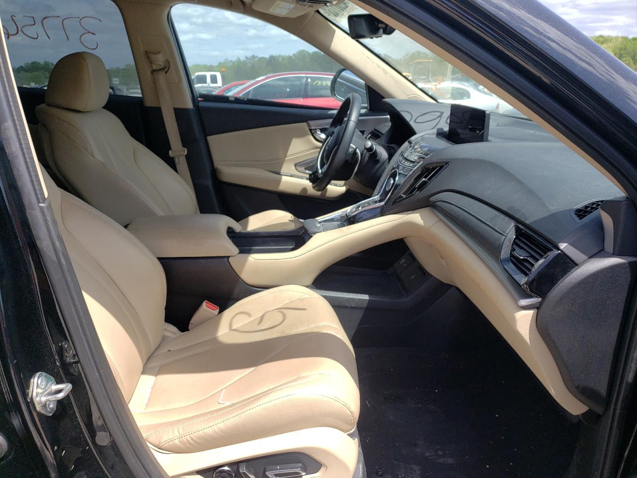 Photo 5 from auction – 2019 ACURA RDX with VIN 5J8TC1H33KL007889