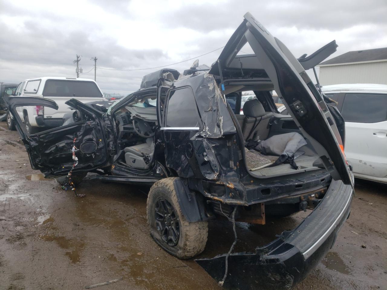 Photo 3 from auction – 2006 JEEP GRAND CHER with VIN 1J8HR68246C169598