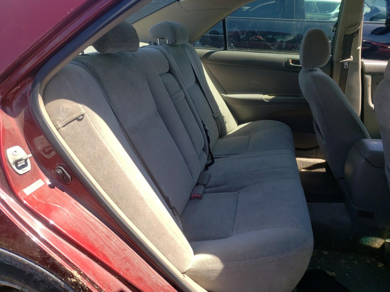 Photo 6 from auction – 2002 TOYOTA CAMRY LE with VIN 4T1BE32K82U056897