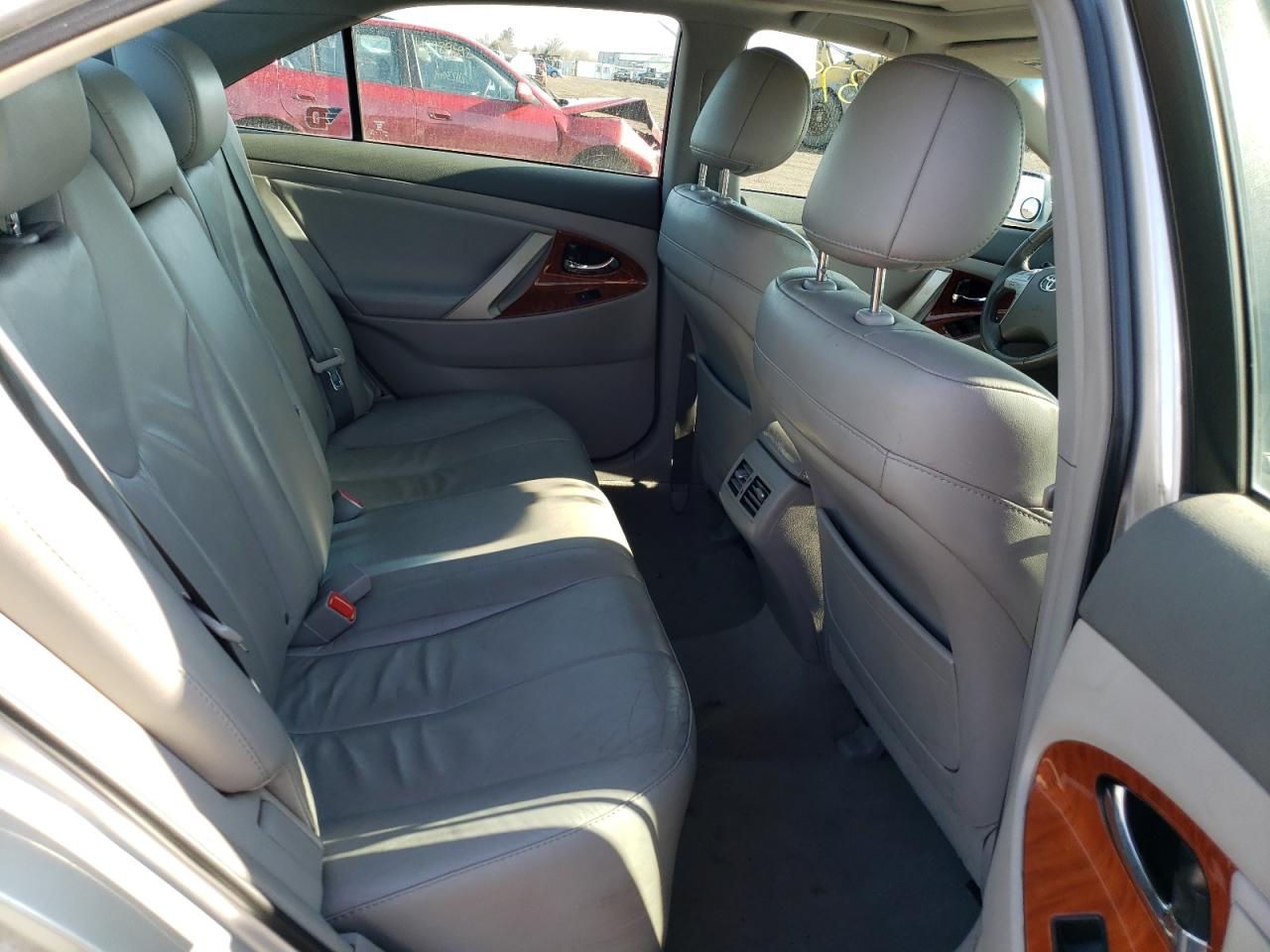 Photo 6 from auction – 2011 TOYOTA CAMRY SE with VIN 4T1BK3EK3BU622419