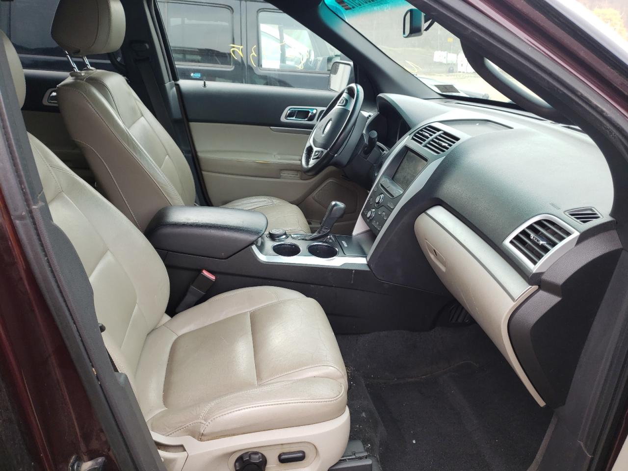 Photo 5 from auction – 2011 FORD EXPLORER X with VIN 1FMHK8D8XBGA06695