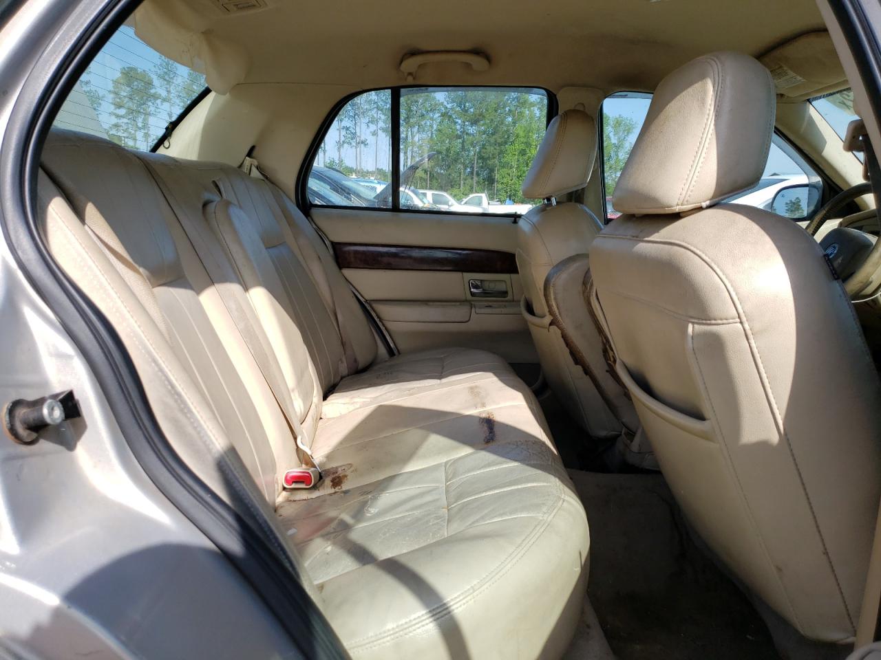 Photo 6 from auction – 2010 MERCURY GRAND MARQ with VIN 2MEBM7FV5AX615203