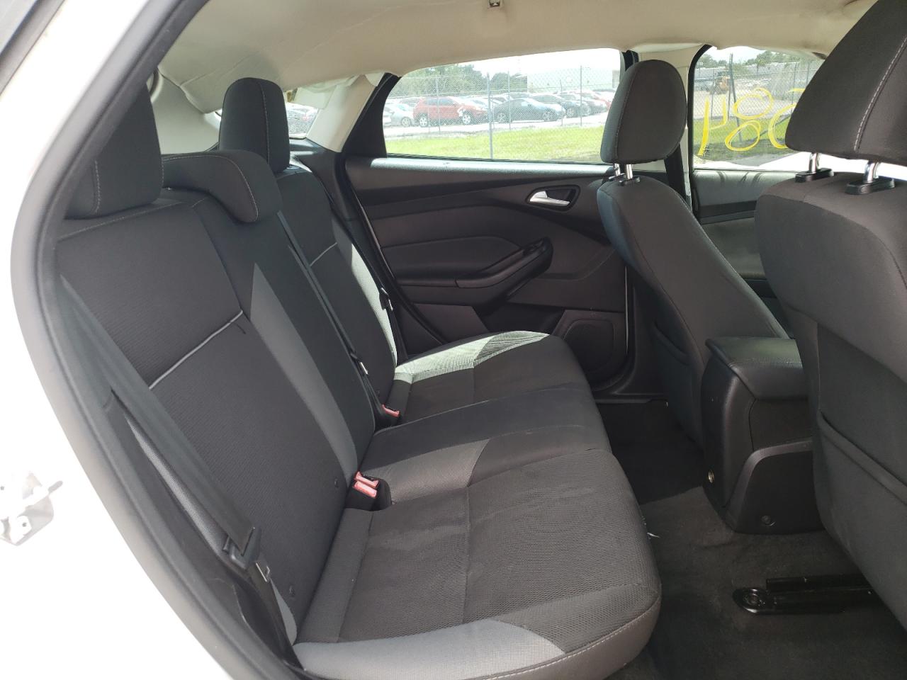 Photo 6 from auction – 2014 FORD FOCUS SE with VIN 1FADP3K22EL145498