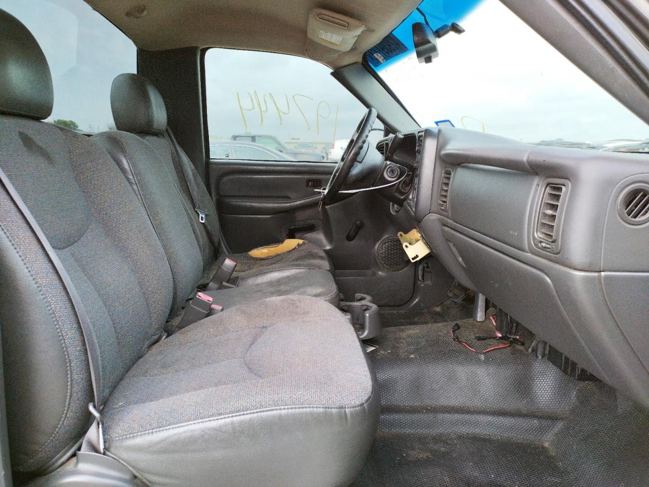 Photo 5 from auction – 2003 CHEVROLET SILVERADO with VIN 1GCEC14X63Z356804