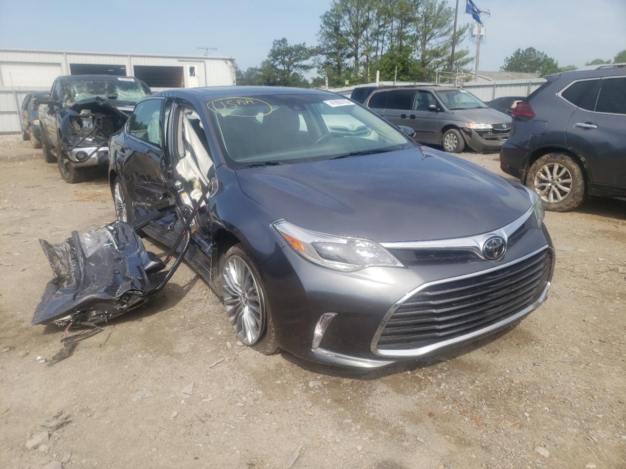 TOYOTA AVALON XLE 2016 with VIN 4T1BK1EB8GU201002 - Photo from auction