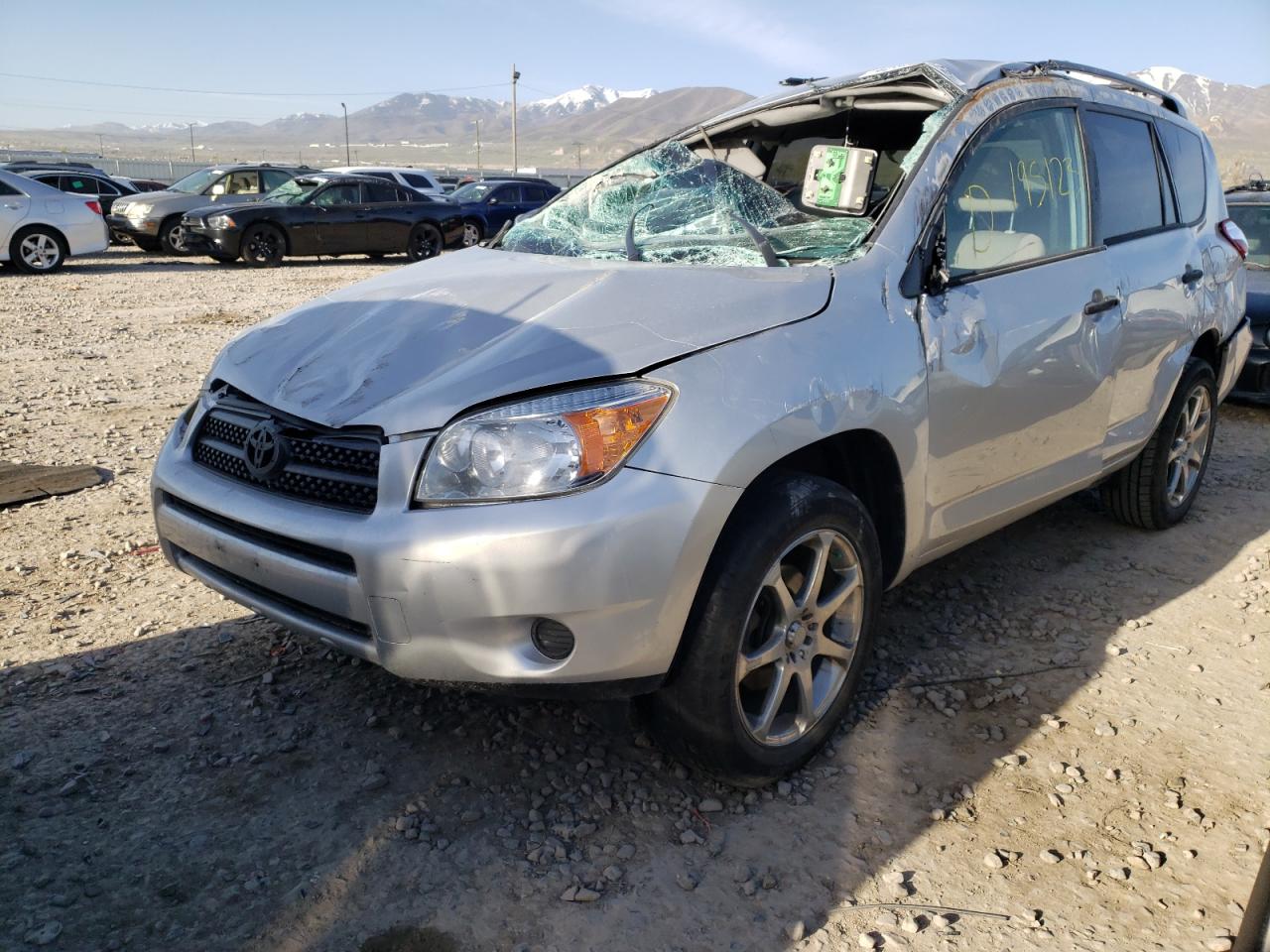 Photo 2 from auction – 2006 TOYOTA RAV4 with VIN JTMBD35V965008631