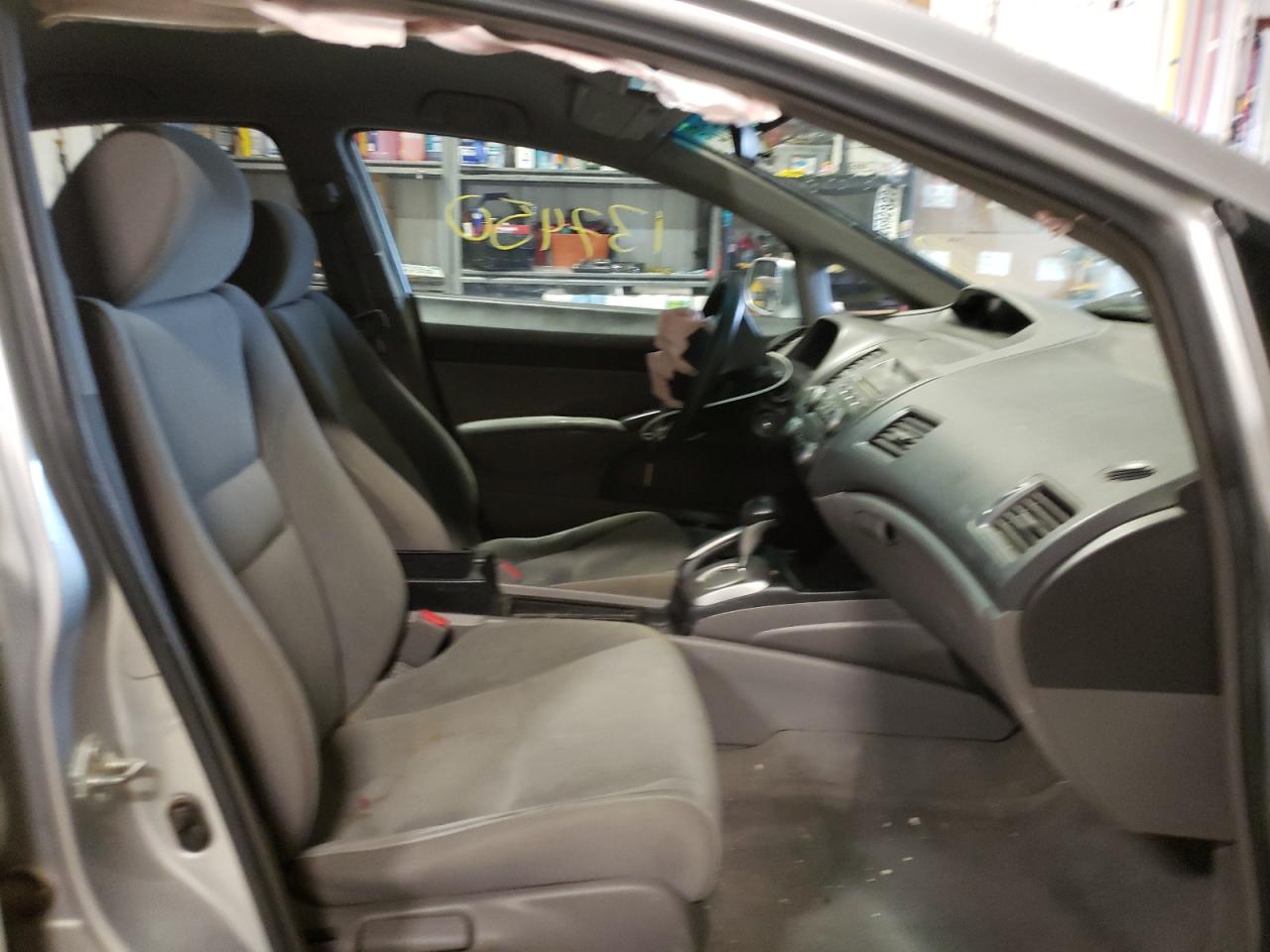 Photo 5 from auction – 2011 HONDA CIVIC LX with VIN 19XFA1F55BE031092