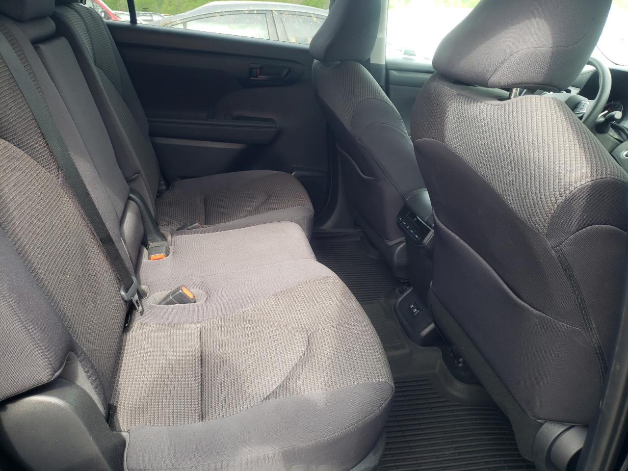 Photo 6 from auction – 2020 TOYOTA HIGHLANDER with VIN 5TDCZRAH9LS004545