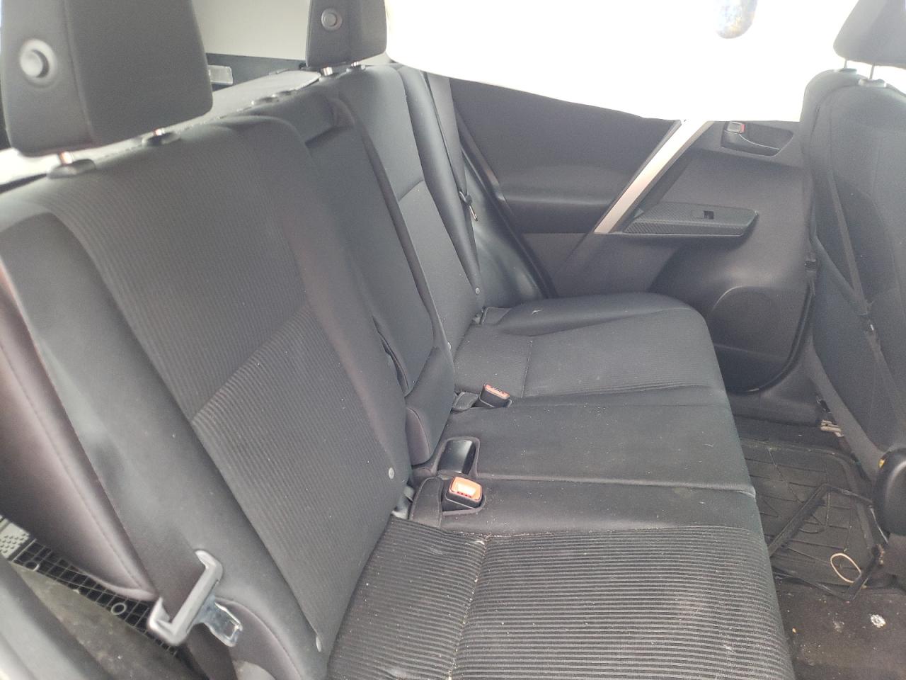 Foto 6 de la subasta – 2015 TOYOTA RAV4 LE con VIN 2T3BFREV3FW355409