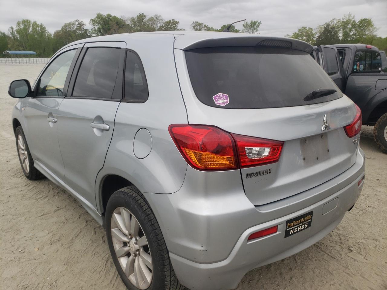 Photo 3 from auction – 2011 MITSUBISHI OUTLANDER with VIN JA4AP4AU8BZ010213