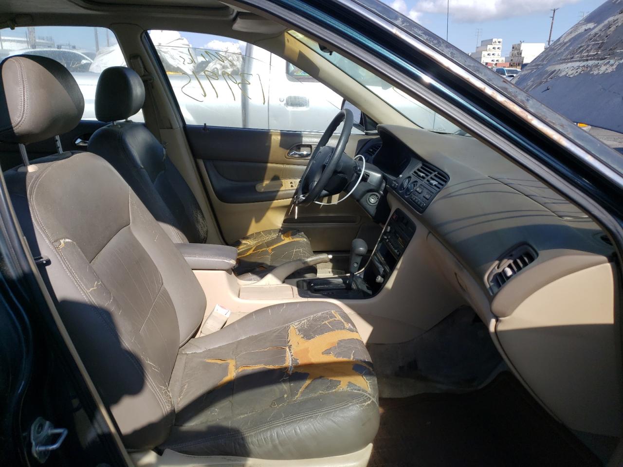 Photo 5 from auction – 1994 HONDA ACCORD EX with VIN JHMCD5658RC098643