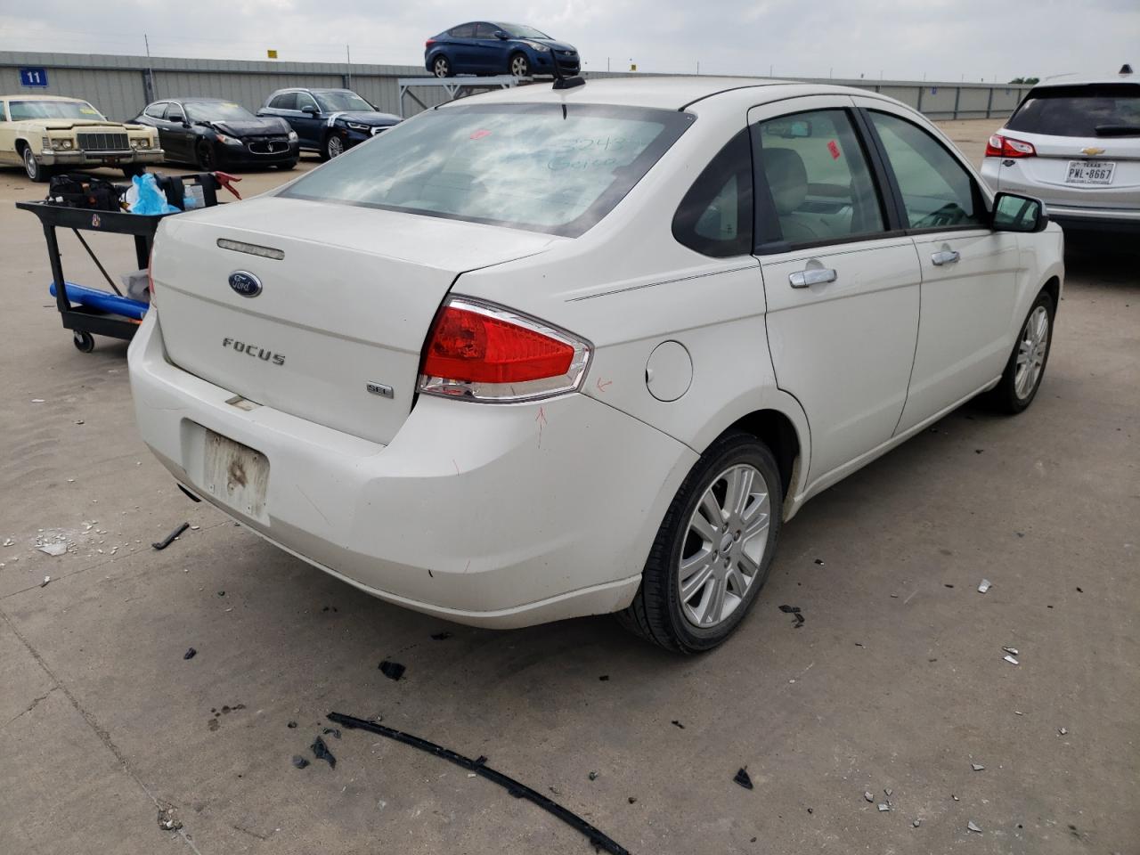 Photo 4 from auction – 2011 FORD FOCUS SEL with VIN 1FAHP3HN6BW189954